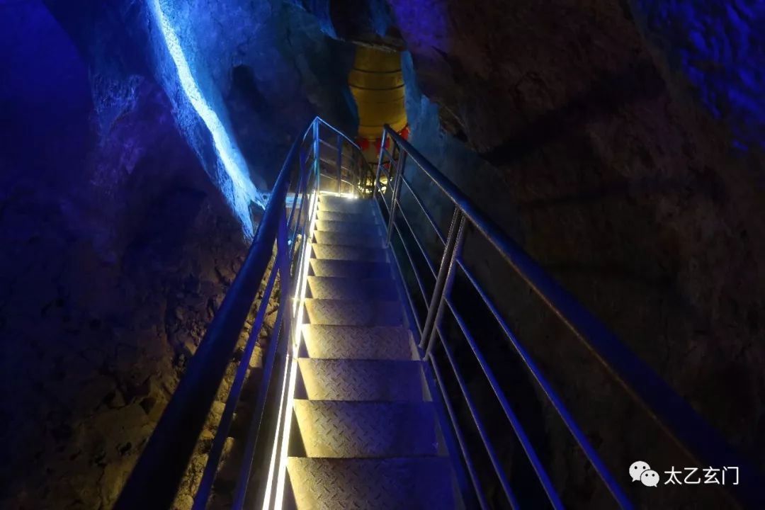 北京八奇洞显圣龙潭,最近发现的最大溶洞