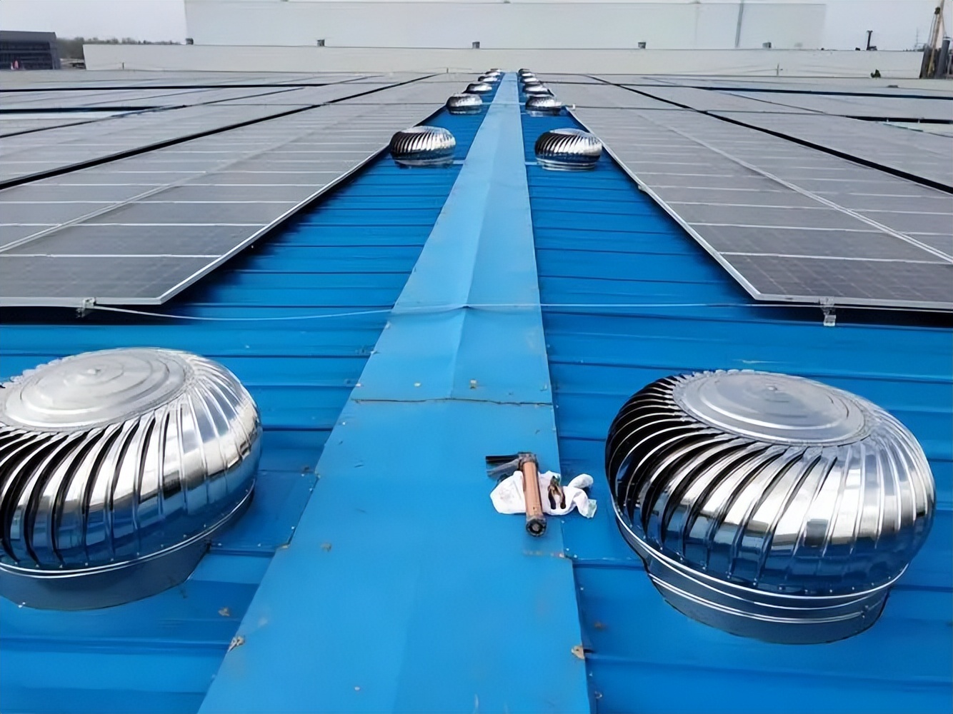 小区楼顶都在装的“圆球”，好处太多了！忍不住给自家老家也装个