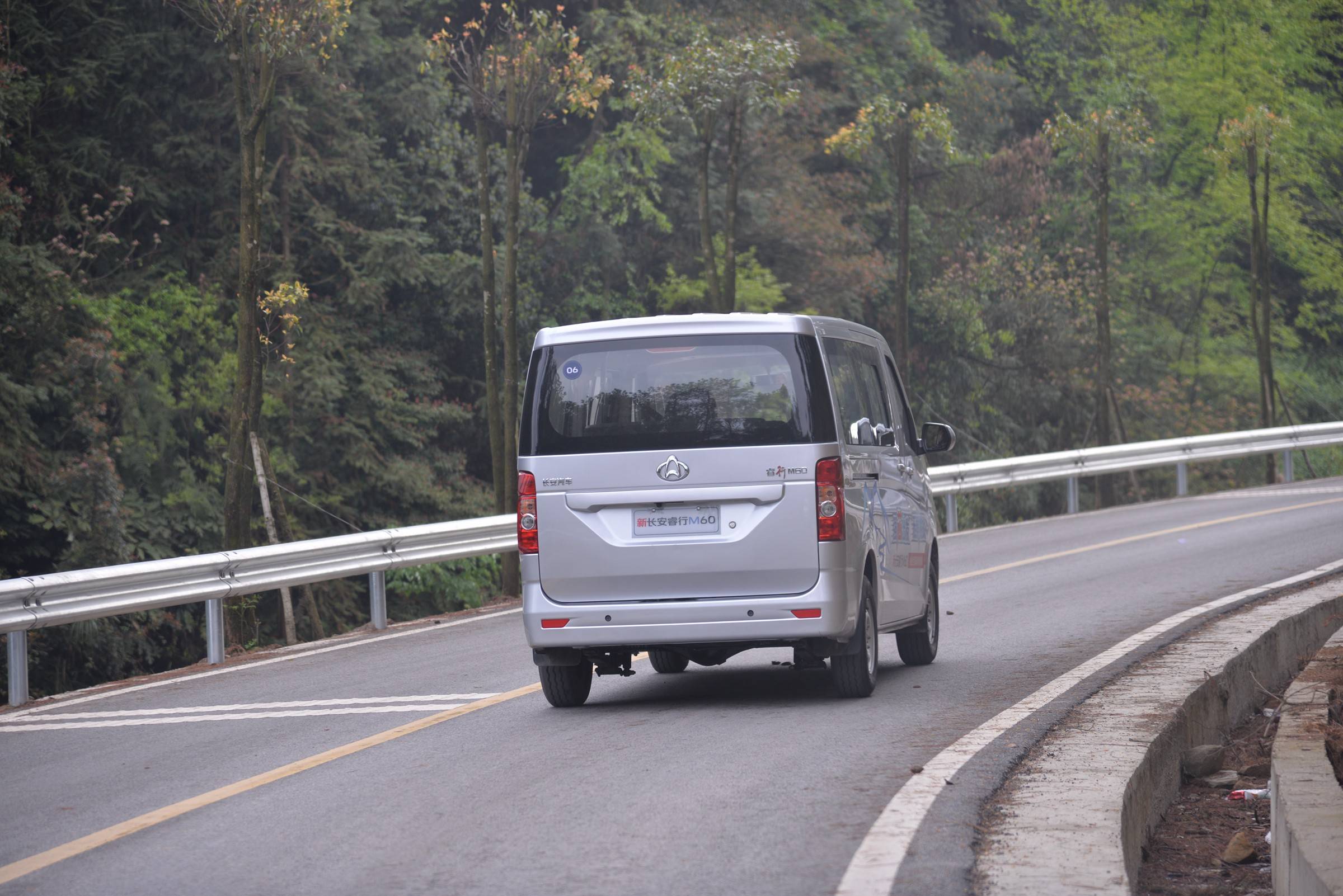 长安睿行m60新能源六座用车体验,新能源长安睿行m60试驾