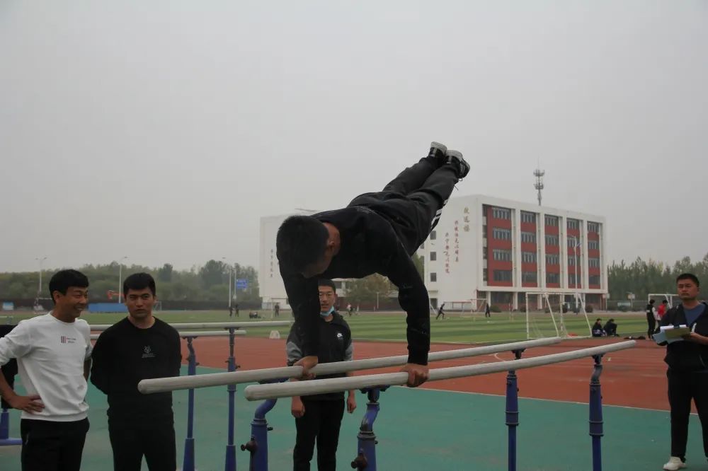 唐山市体育教师基本功大赛双杠,曹妃甸体育基本功大赛