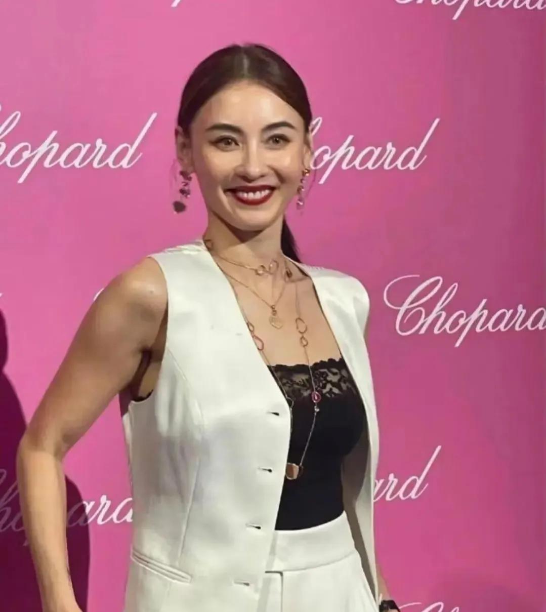 港风张柏芝盛世容颜,曾被媒体称作玉女掌门人的张柏芝