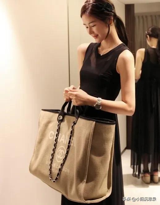 香奈儿迪奥联名包包,最近流行的迪奥包包