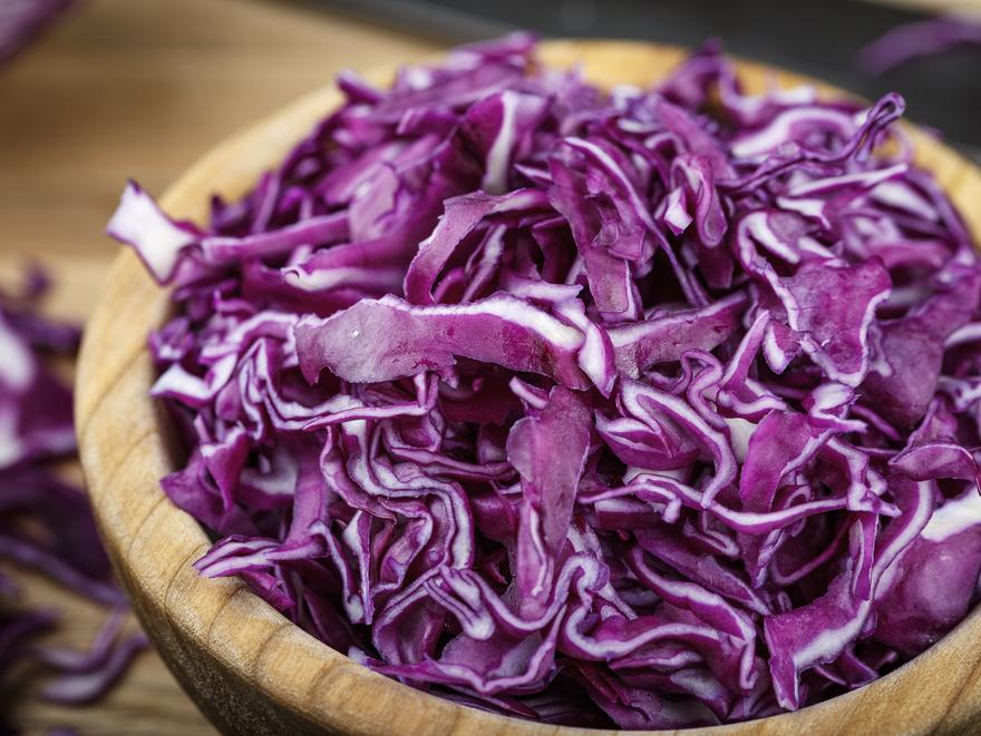 女人常吃什么美容抗衰老,女人不要想着用什么护肤品抗衰