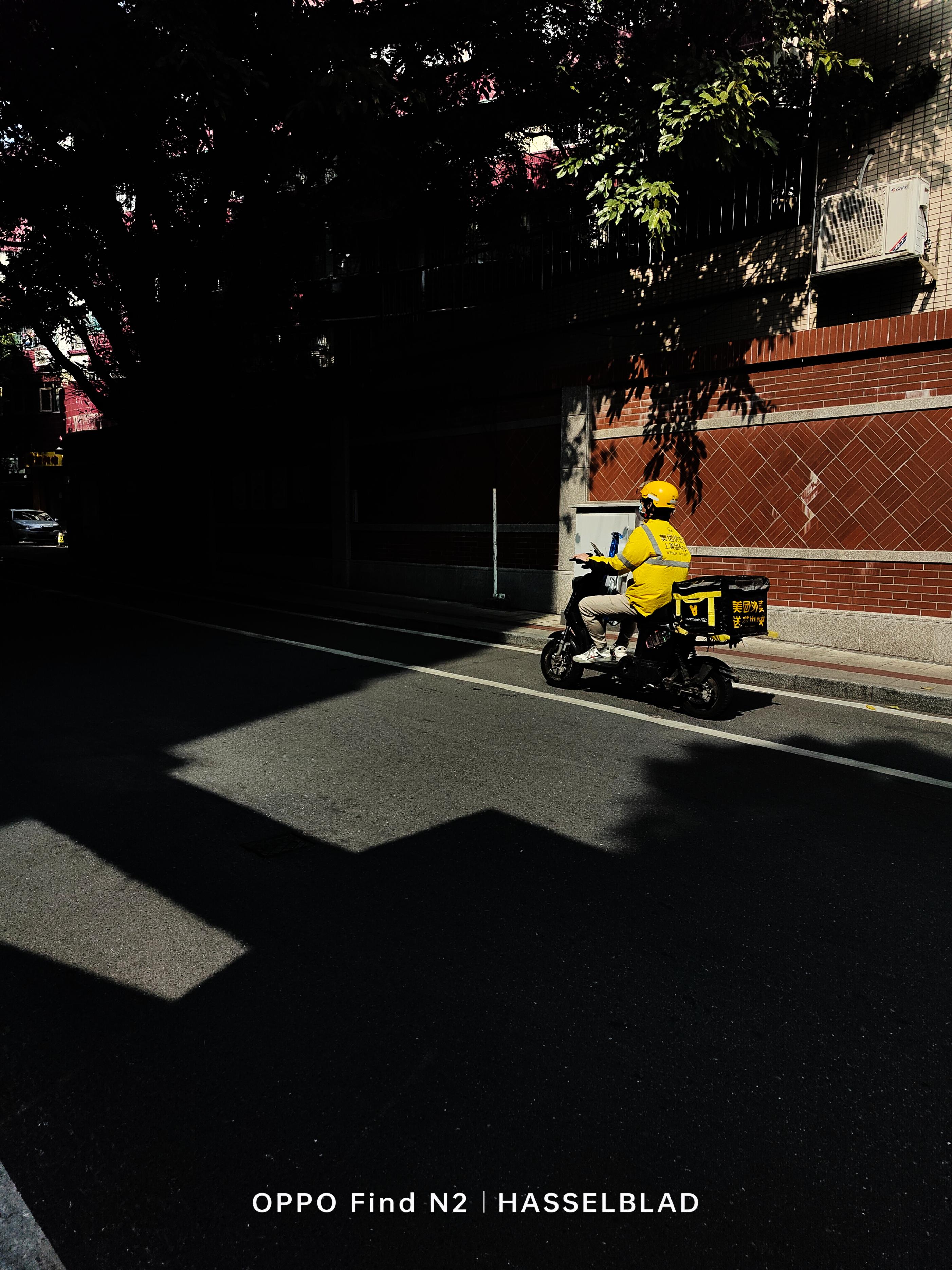 颠覆折叠行业的轻！OPPOFindN2上手，亮点比上代只多不少