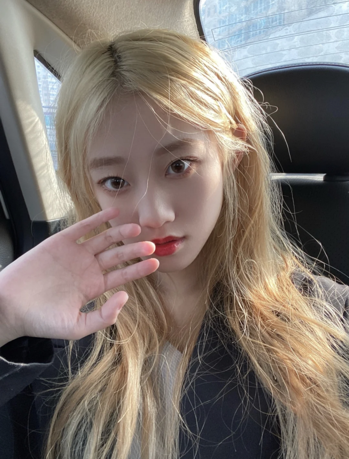 怎么判断自己适合黑发还是浅发,怎么看自己适合黑发还是浅发