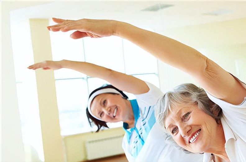 中老年健身操每天跟着做有效,中老年健身操在家健身最简单方法