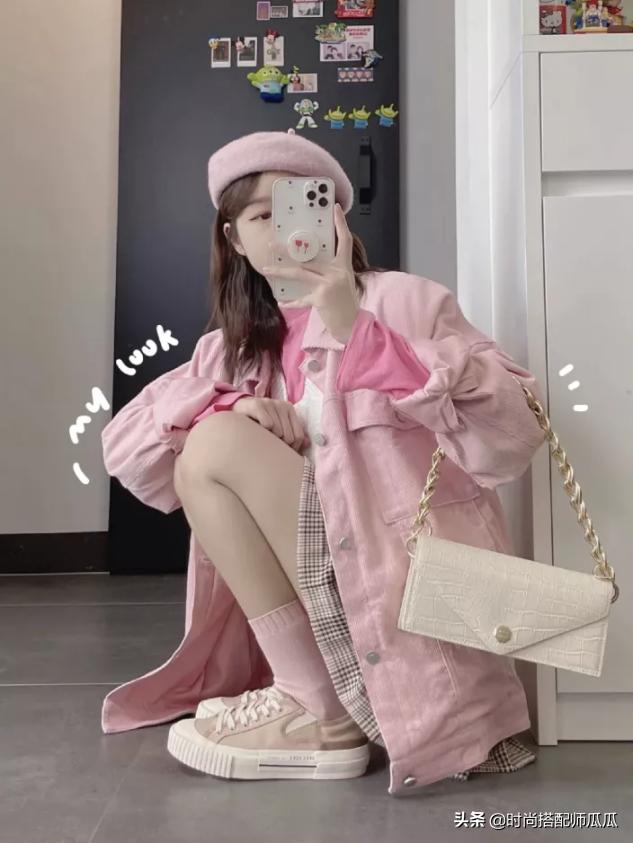 黑色的高帮帆布鞋配长裙子好看吗,黄色帆布鞋搭配什么裙子最好看