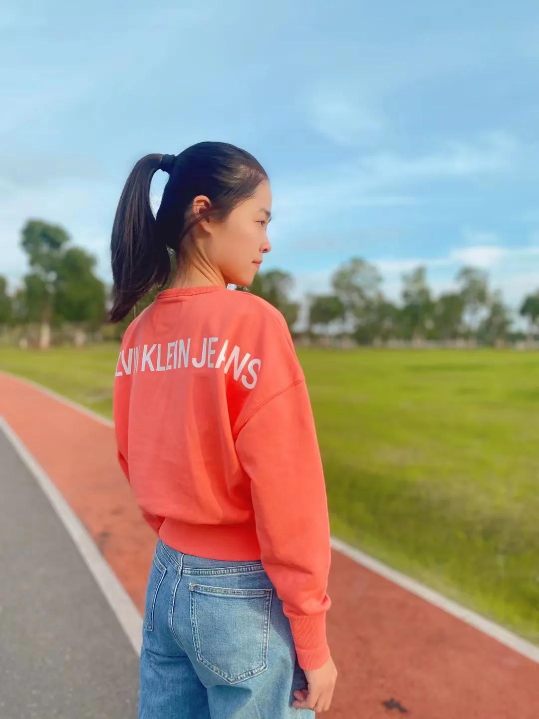 卫衣才是最好的单品,卫衣已过时赫本风