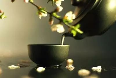 冷门春天诗词10首,50句绝美的春天诗词