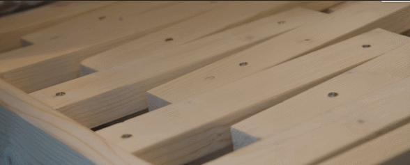 夫妻俩结婚10年不买房，每月花3万租60㎡海景酒店：比租房爽多了