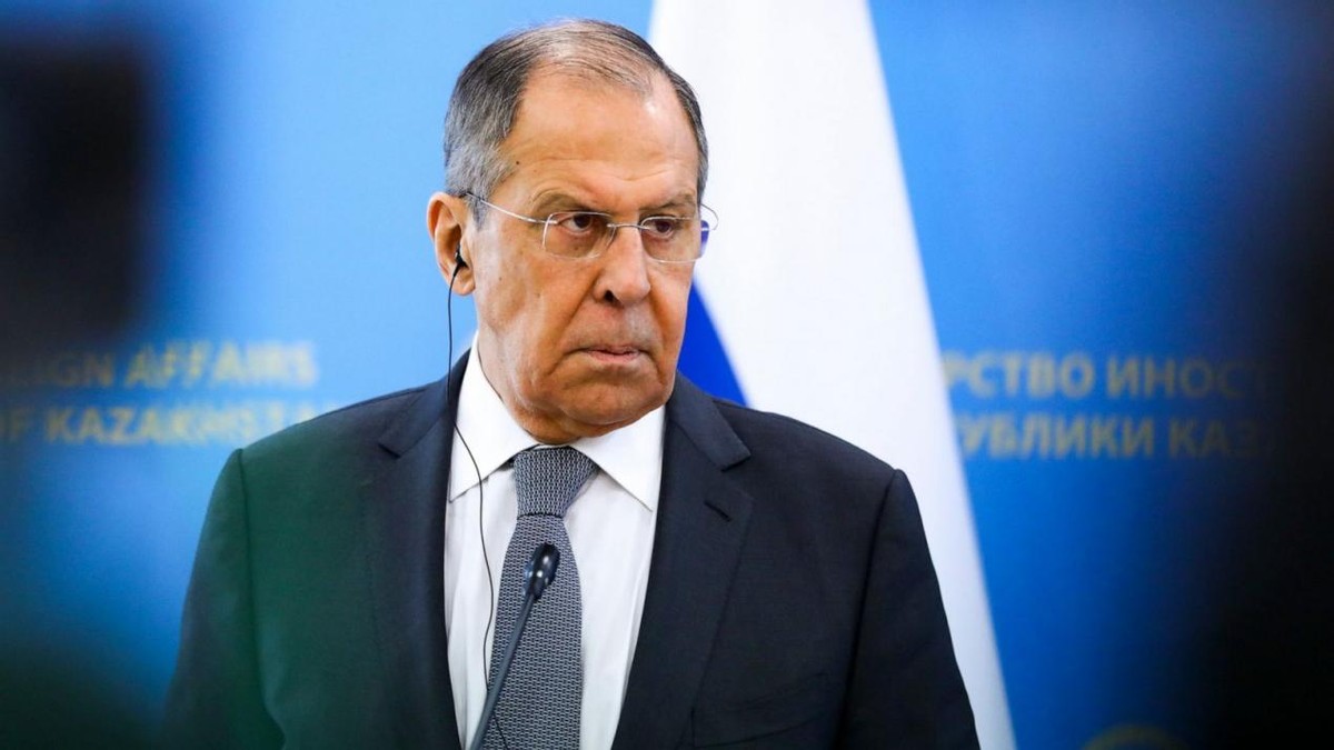 被美国制裁咋办?俄外长的回复太亮眼:难道我不配?