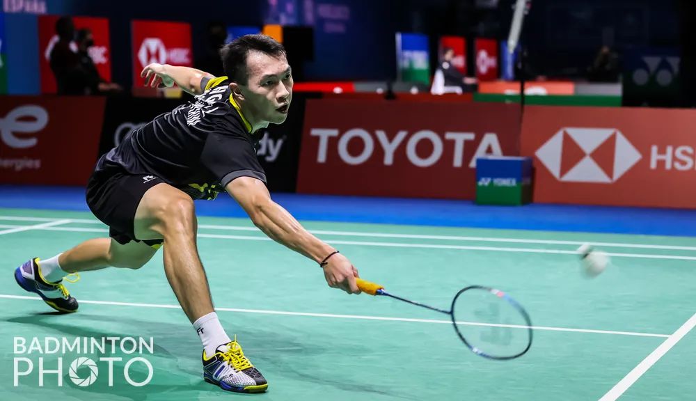 羽毛球反手网前接吊球步法,羽毛球后场接网前吊球的步法