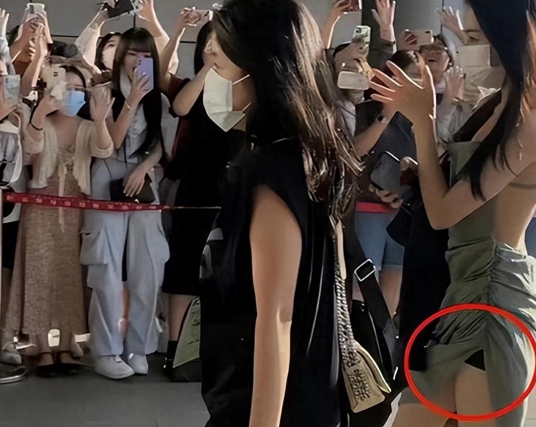 这位女明星穿性感衣服，把“诱惑”推到了极限