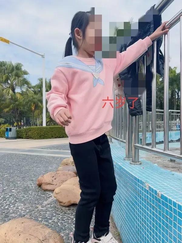 耳朵旁为什么长了小肉球,右耳旁有个凸起的东西