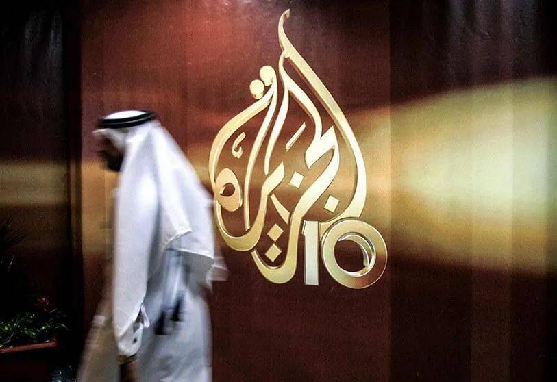 卡塔尔人头顶一个布,卡塔尔头顶一块布谁设计的