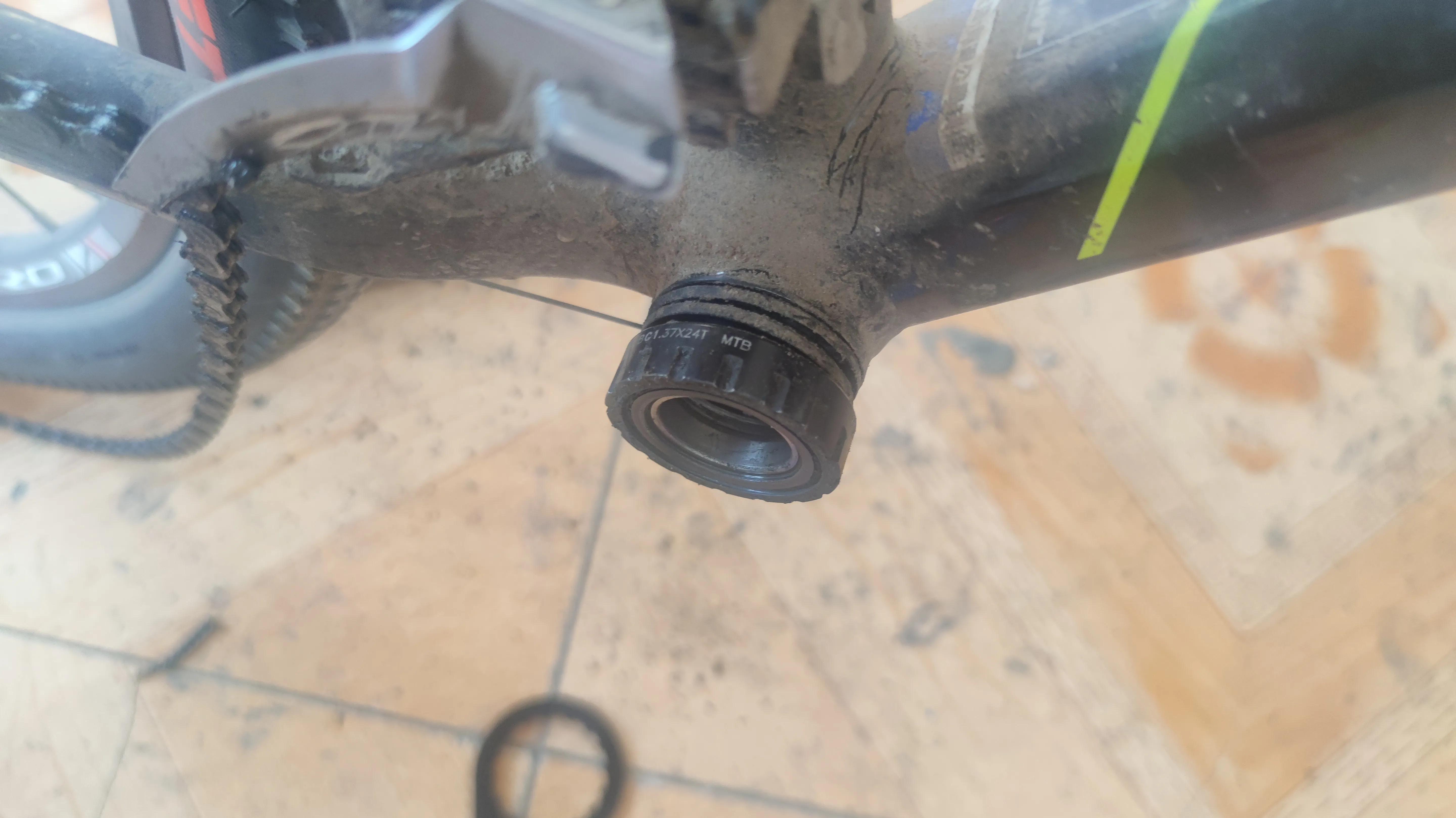 山地车中空中轴轴承,山地车中空中轴拆卸视频