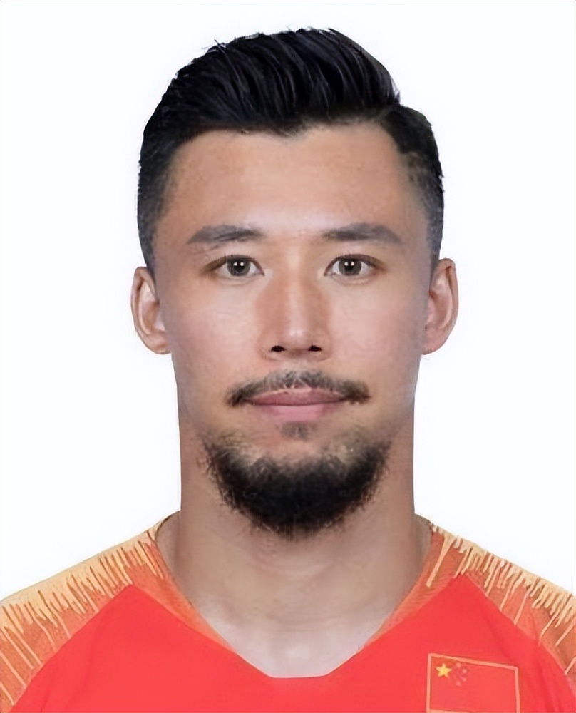 丢人丢到国外的运动员,中国男足张琳芃赛前动员视频