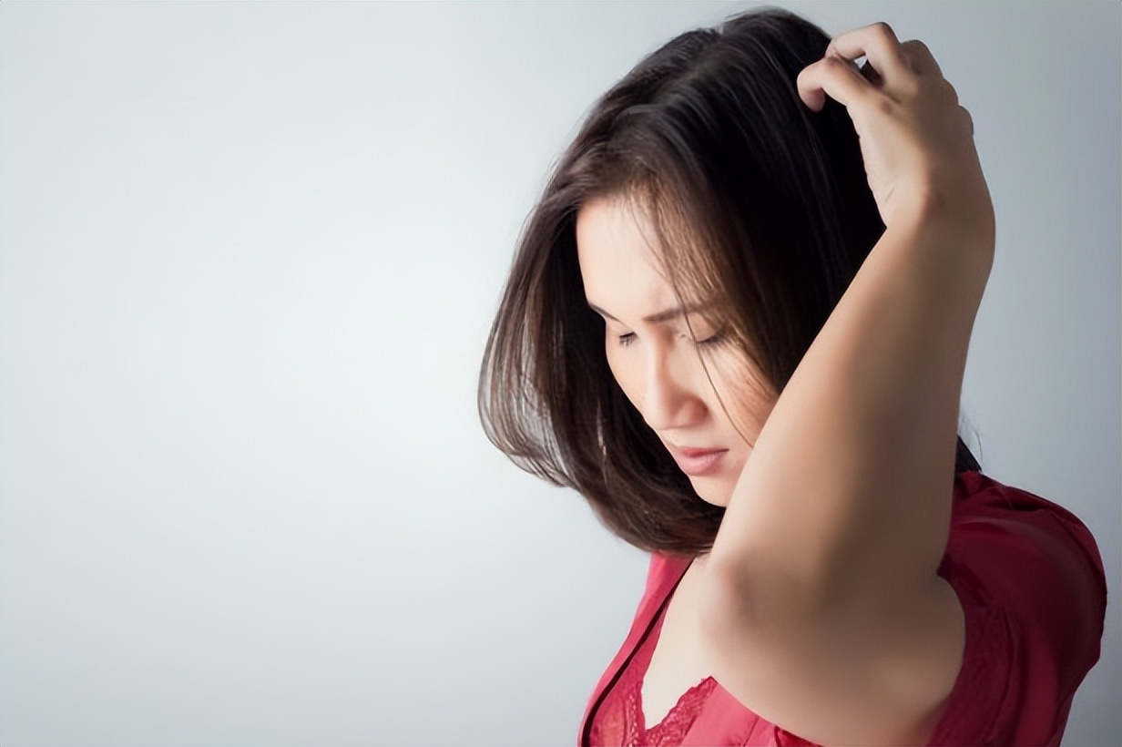 女性脱发的原因及解决方法,女性脱发比较严重防治方法