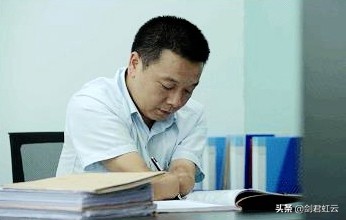 没有学历怎么成为律师,没有双手怎样学习写字