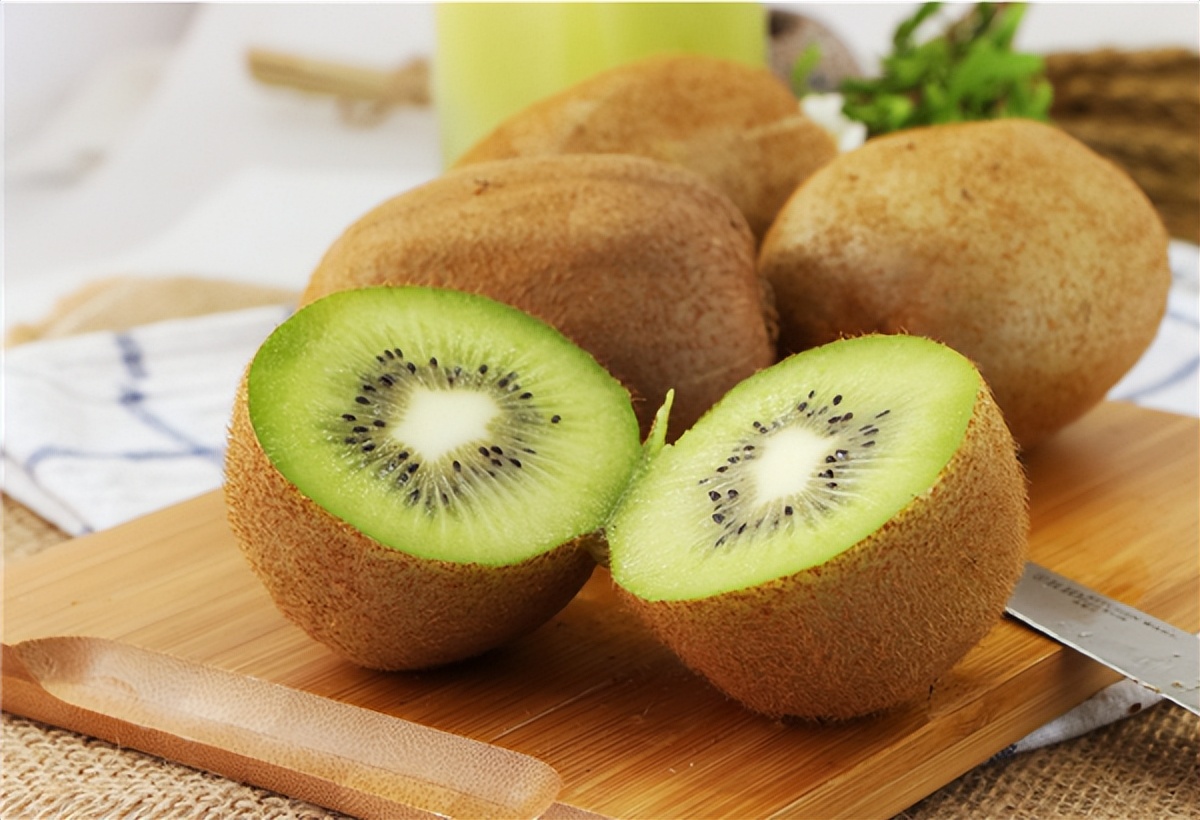 孕妇吃什么水果对胎儿好？不同孕期选对水果，宝宝营养足发育好