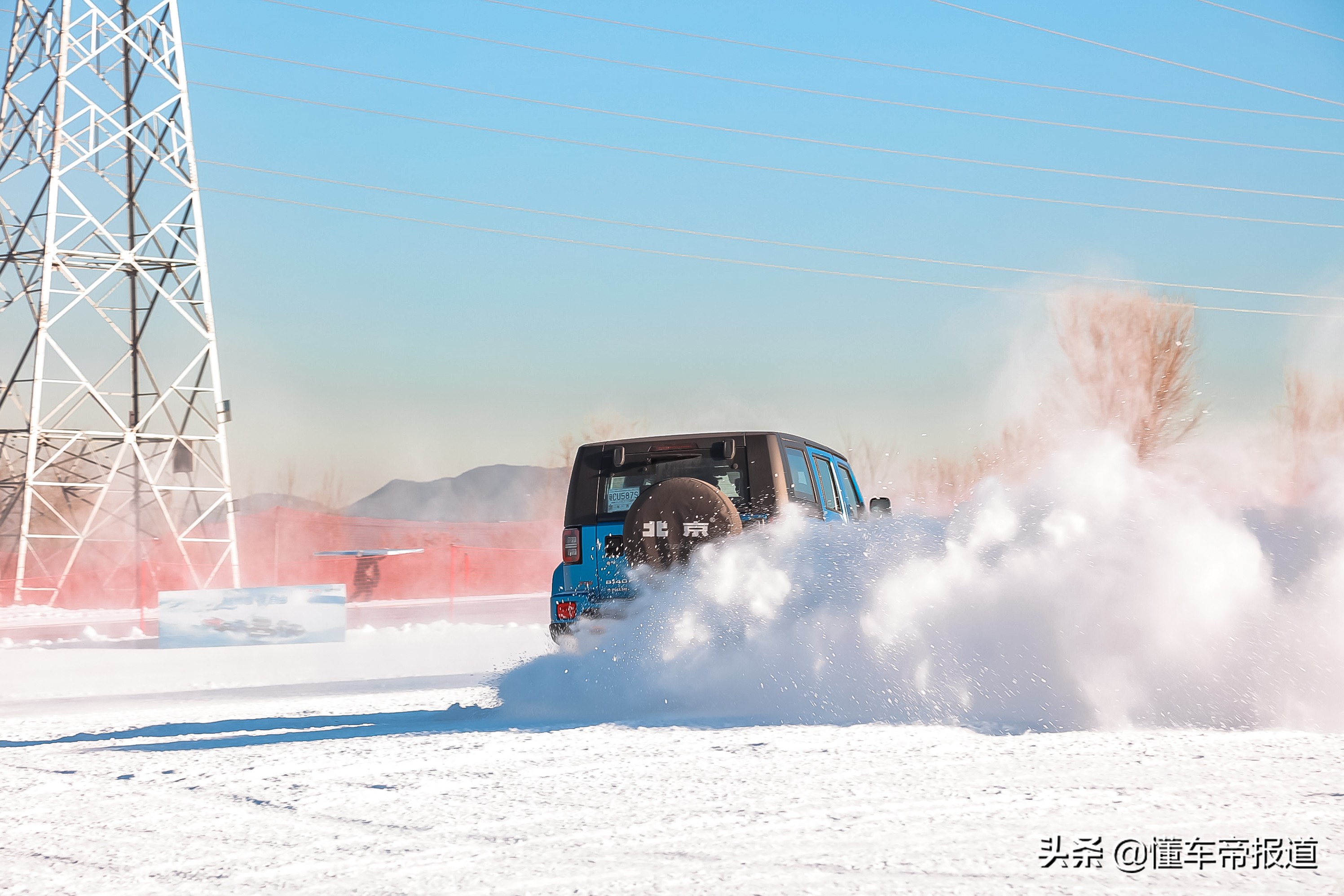 在冰雪里疯狂撒欢,bj40冰雪体验