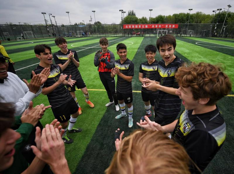一个高中生办了7年足球赛:为同龄人搭舞台