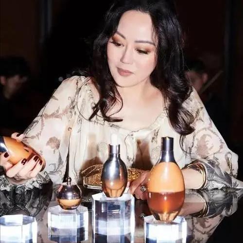 章小蕙凭什么还清债务,章小蕙现资产多少亿