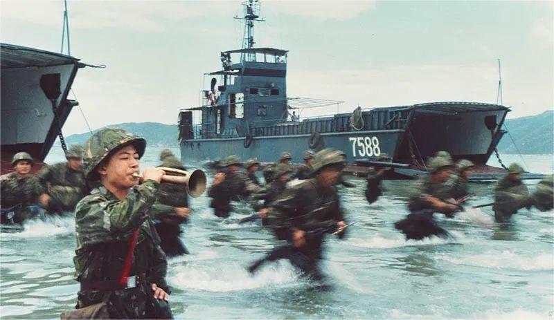 泰国071e登陆舰内部展示,中国卖给泰国的军舰