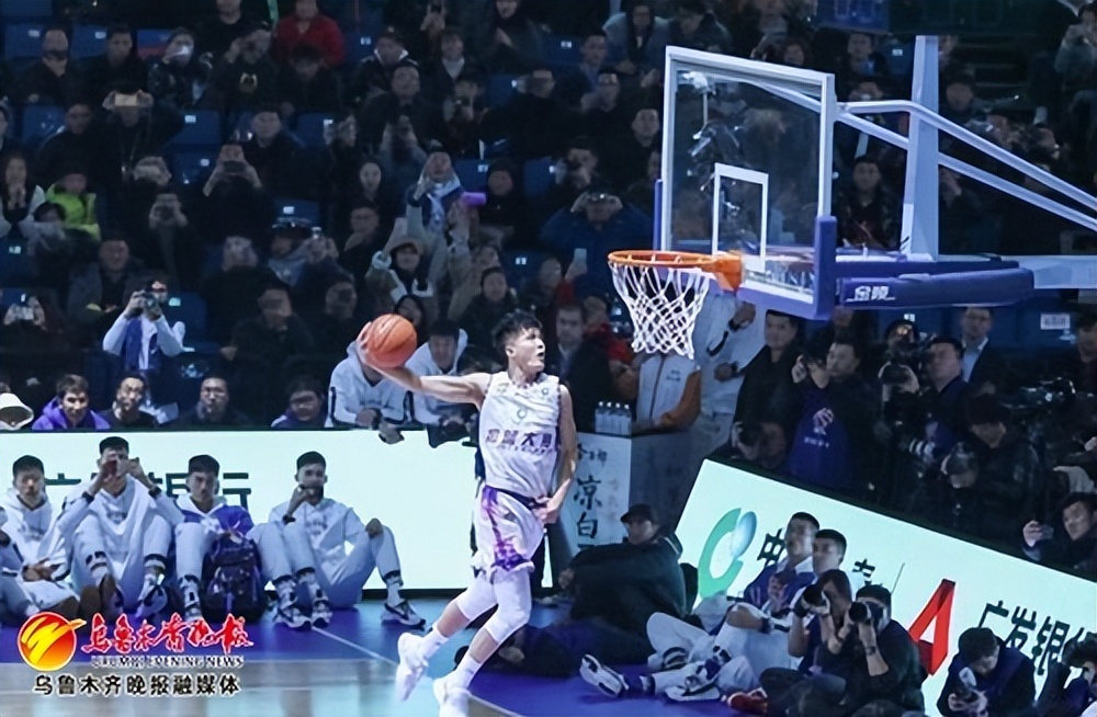 新疆男篮黄荣奇视频,黄荣奇新赛季回归四川篮球吗