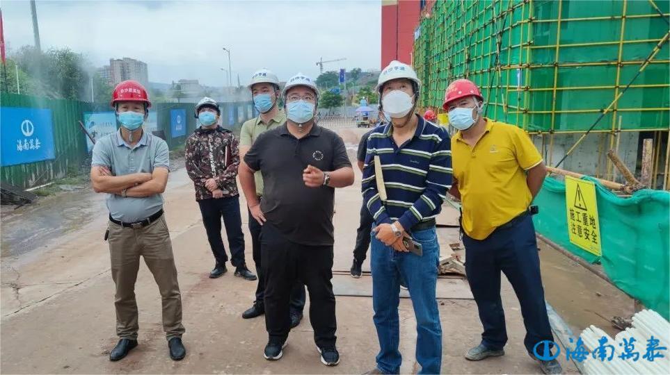 海南省住建厅莅临万泰承建的亨通·南湖花园项目开展专项检查工作