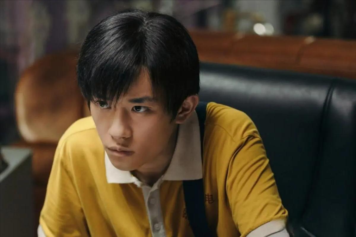 寻求集体认同的救助者，是生与死的过渡性标准，连通众人伦理情感