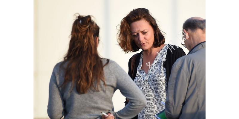 女儿18岁，每月零用金2000，却为了邻居的儿子与我争执