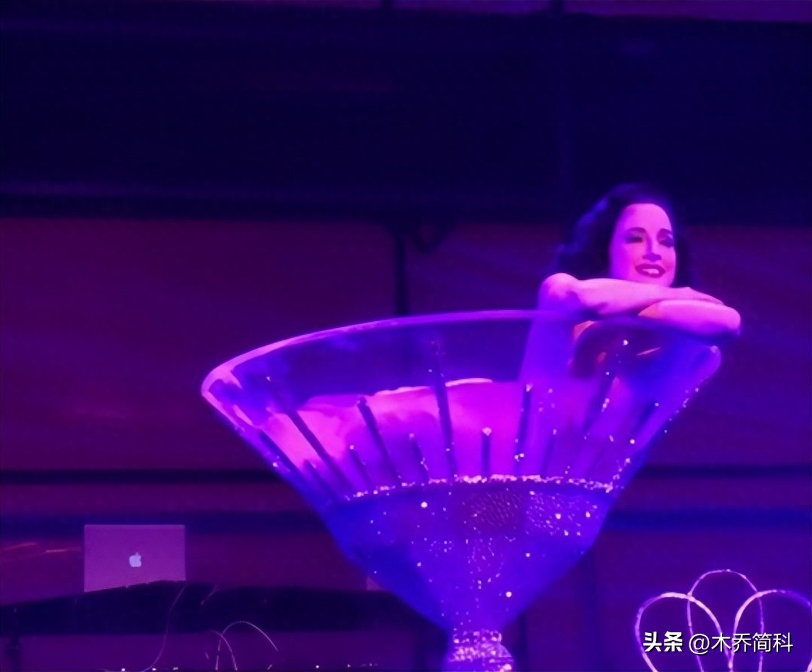 lisa官宣参加疯马秀是什么时候,lisa官宣跳疯马舞