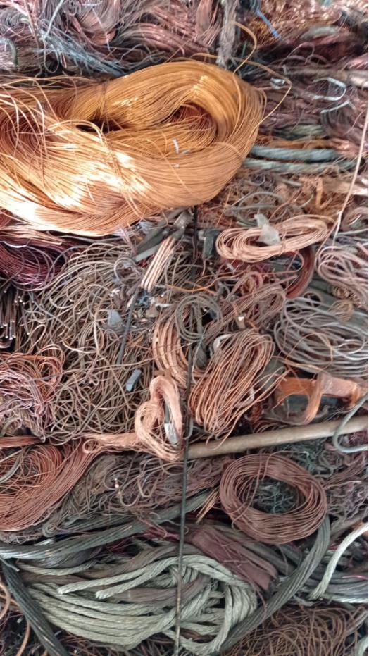 我用AI卖废料，平台上线两年，成交3亿+美金|对话创始人