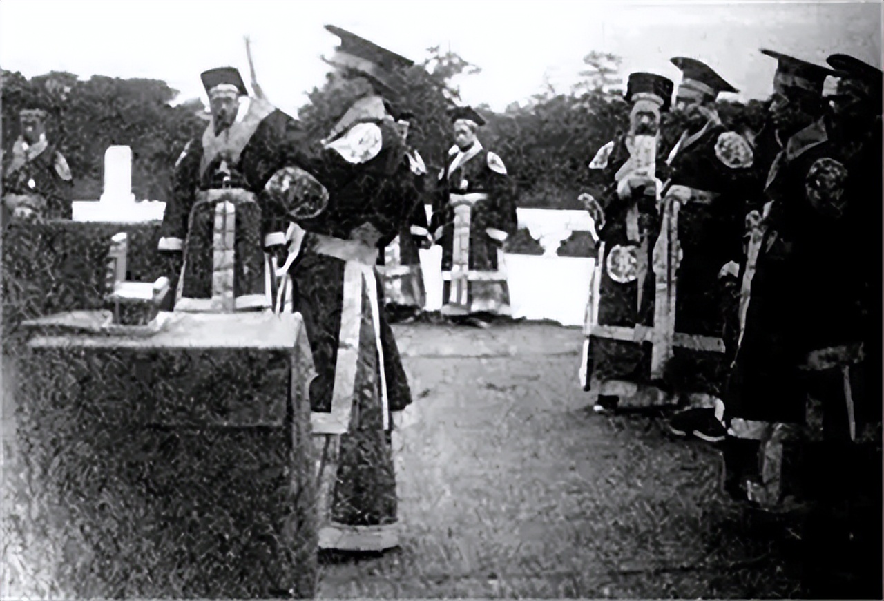 锅炉工娶后妈完整版,锅炉工娶了44年的老婆