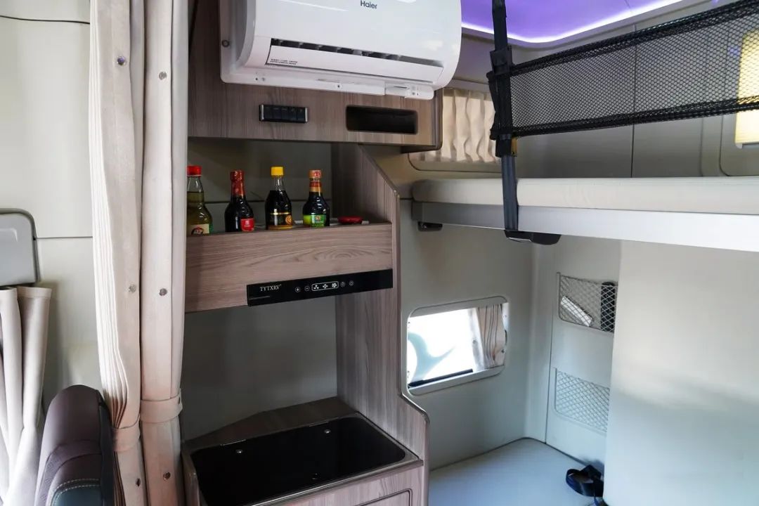 国产平头卡车改生活舱,平头卡车加长版生活舱