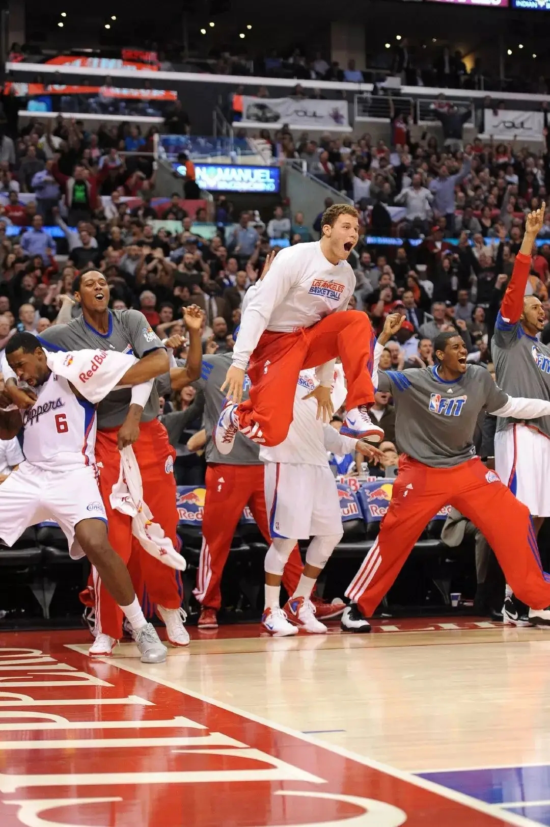 白魔兽残暴扣篮,白魔兽最后结局