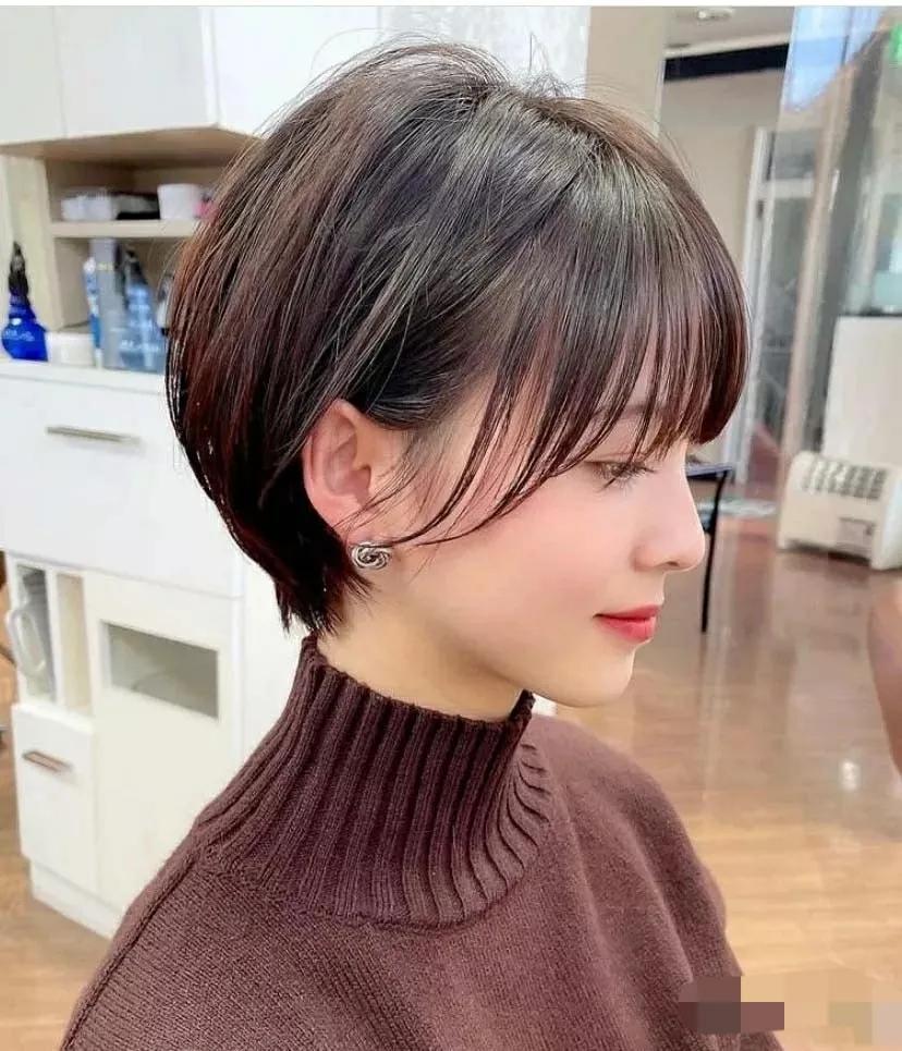 小圆脸适合剪短发吗,肉肉的小圆脸女生剪短发