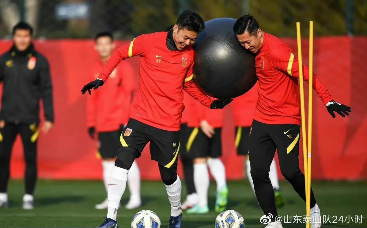 中国足球男子国家队集训名单,中国男子足球国家队射门训练日常