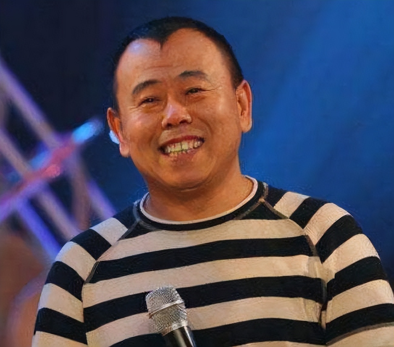 酒驾、卖假货、多次出轨，这4位“老艺人”晚节不保？