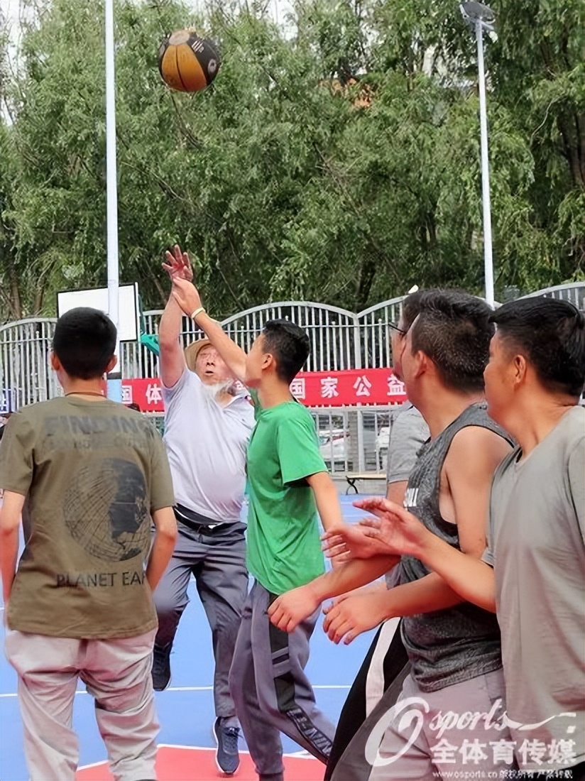 鏉戣秴鎯婄幇褰╄櫣杩囦汉鎯婂憜瑙備紬,鏉戣秴鎯婄幇褰╄櫣杩囦汉鏄皝