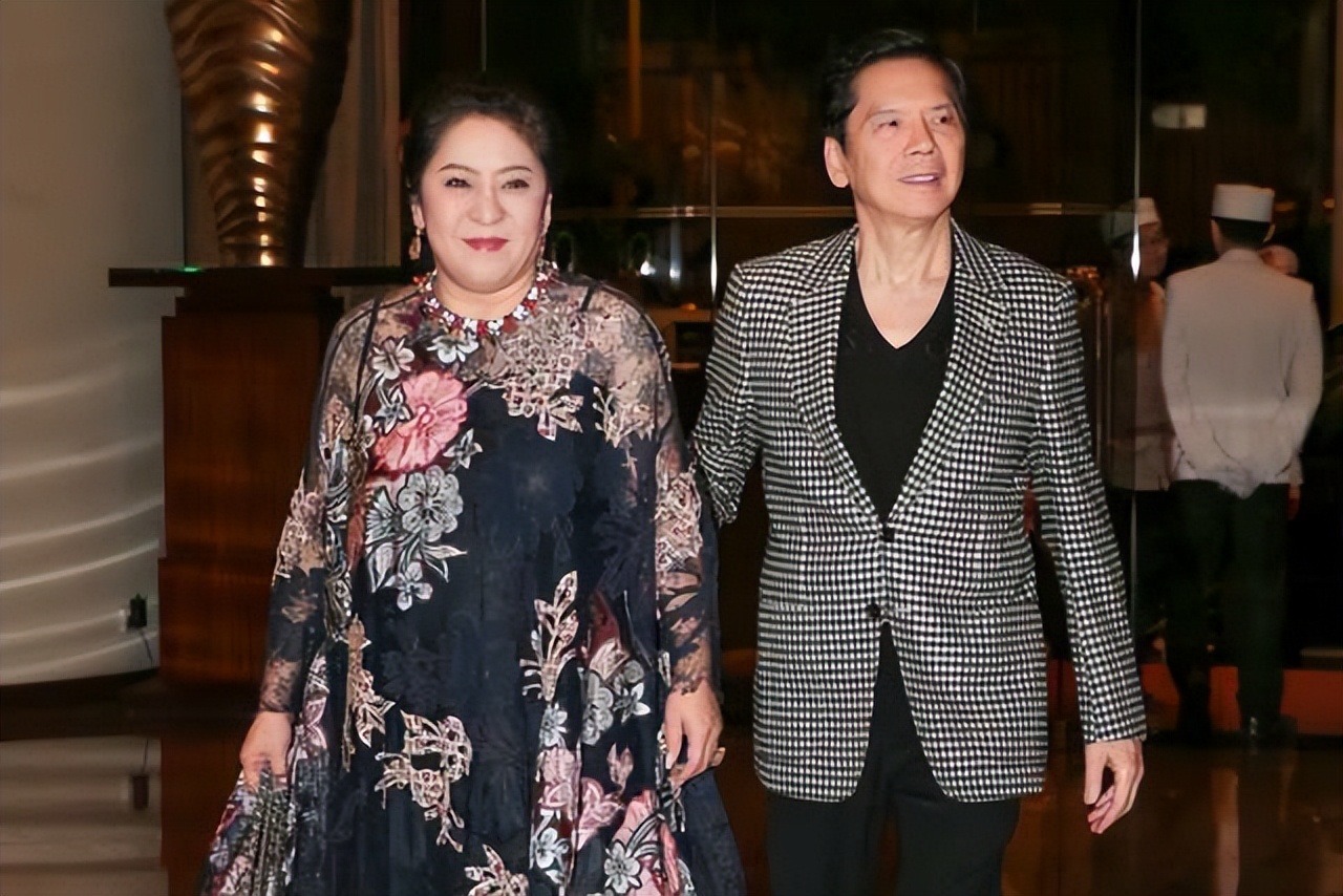 向太晒千万钻戒,向太钻石之星