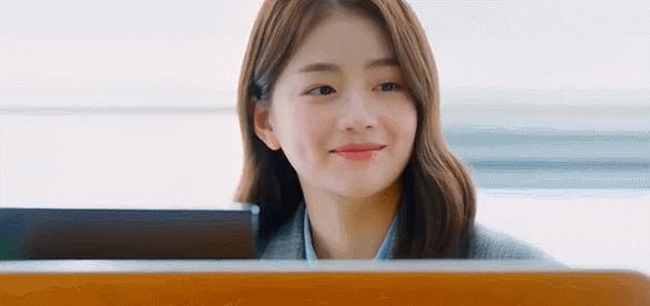 清纯女神,清纯可爱女生脚踏多条船