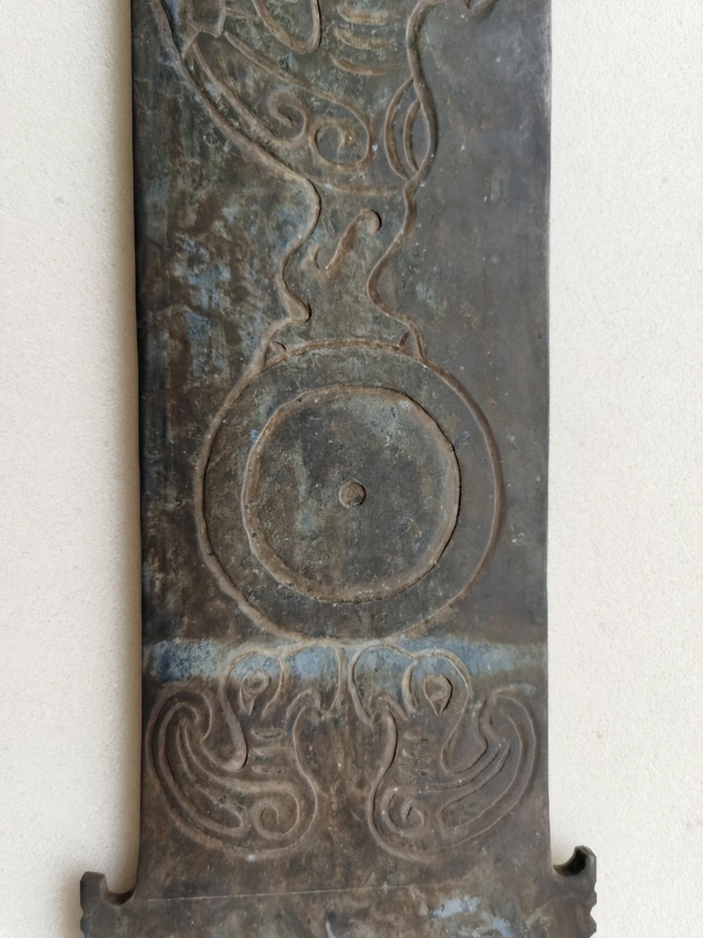 民间收藏的古蜀玉璧图片,馆藏老玉紫水晶玉琮