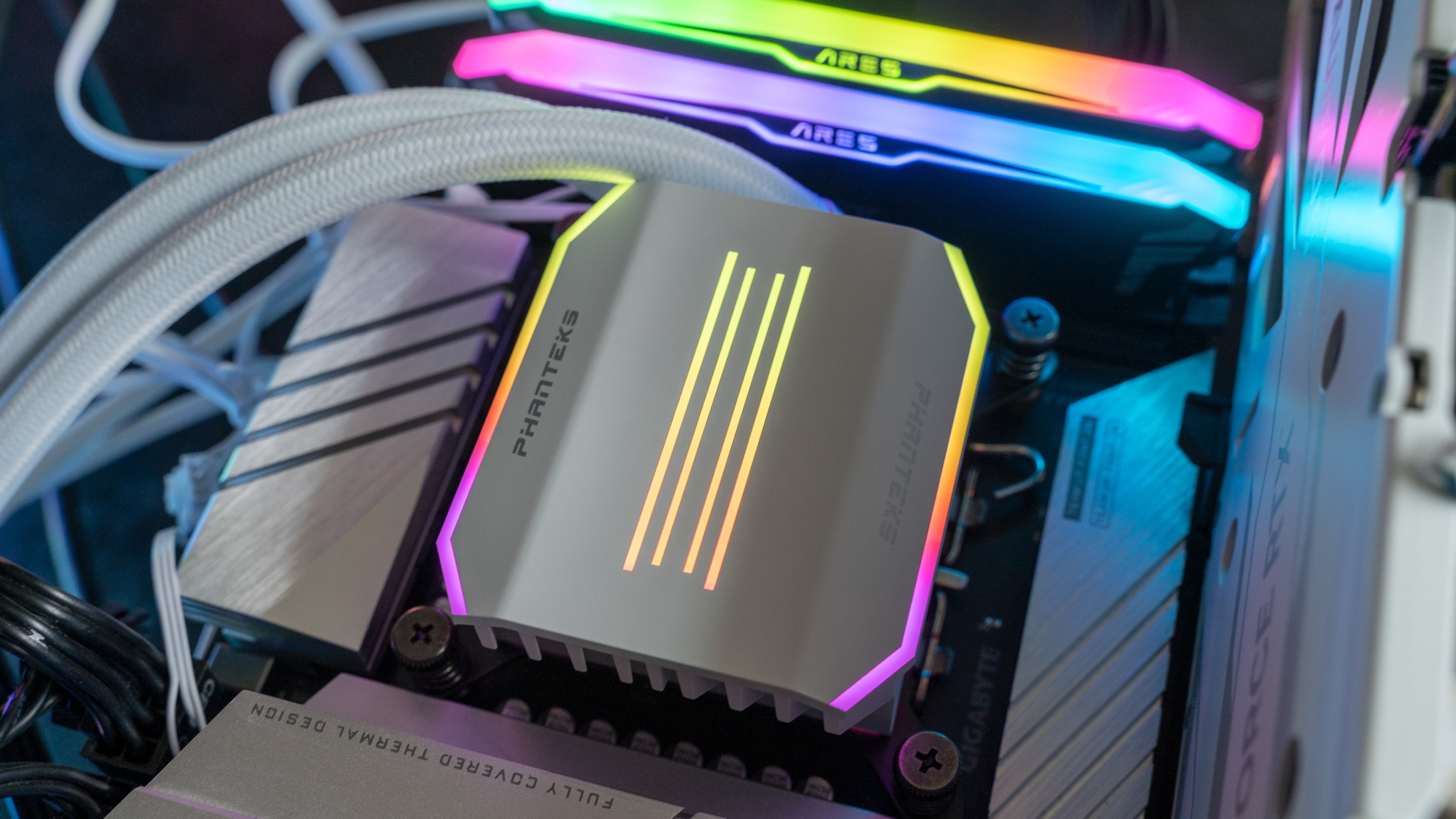 技嘉小雕b760搭配12600kf超频教程,技嘉b760m小雕wifi可以超频吗