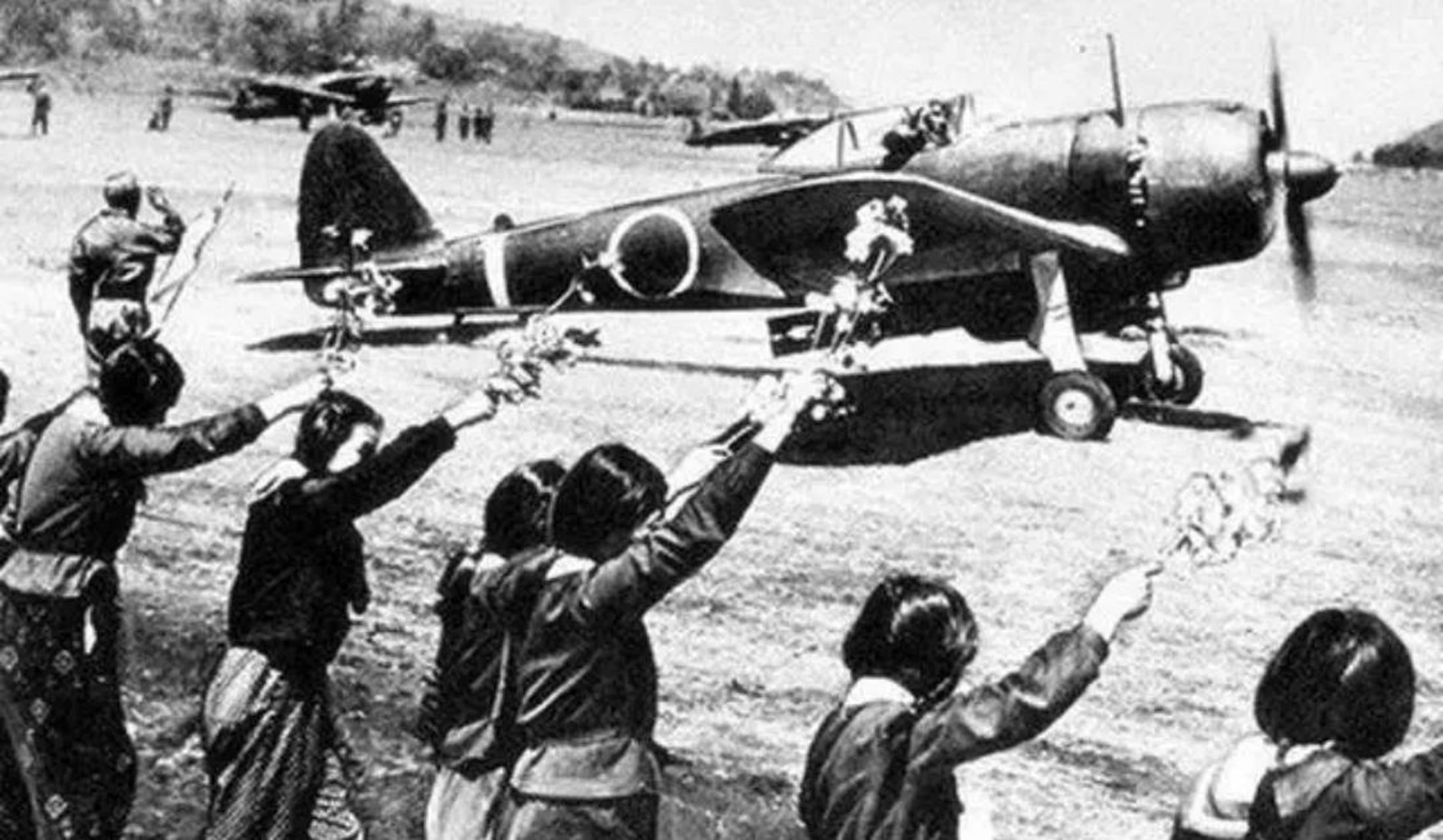 二战中日本神风敢死队,解密二战日本神风敢死队