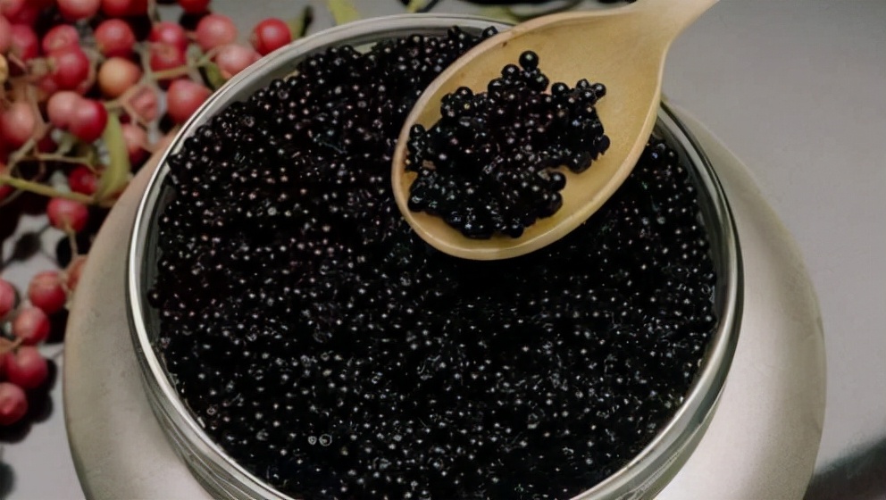 世界最贵的东西一根羽毛1万美元,世界上最贵的东西第一名无人买到