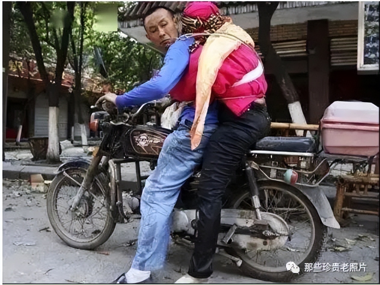 汶川有哪些瞬间让人泪流满面,回首汶川我们依然泪流满面