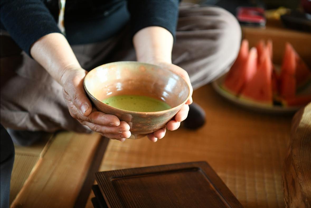 肠胃不好的人喝红茶还是喝绿茶,肠胃不好的人喝咖啡好吗