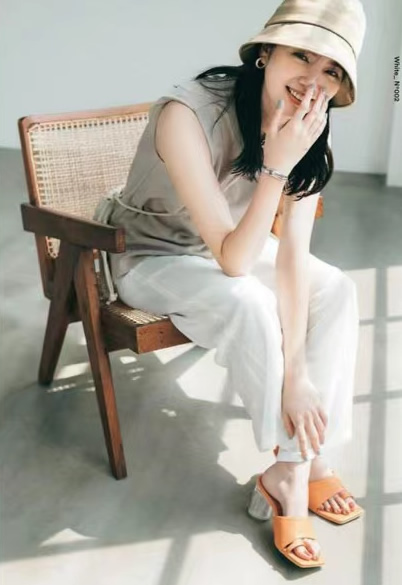 比米色优雅,比棕色显白,今夏的“裸肤色”凭什么火了?